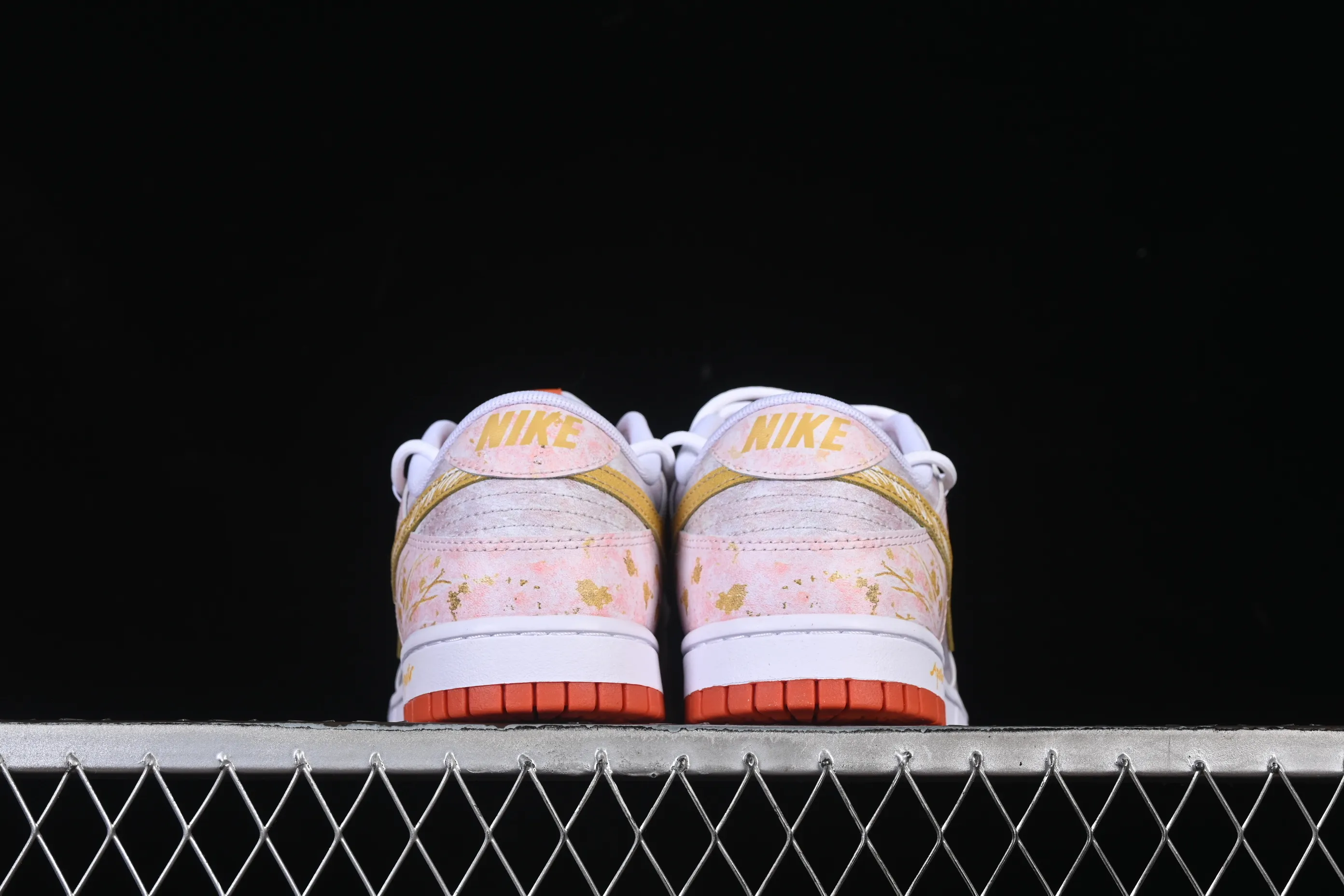 All categories Nk SB Dunk Series Nk SB Dunk Low High-end customized low-top sneakers Nike SB Dunk Low straps Anniversary high-end customized low-top casual sneakers FQ6965-700
